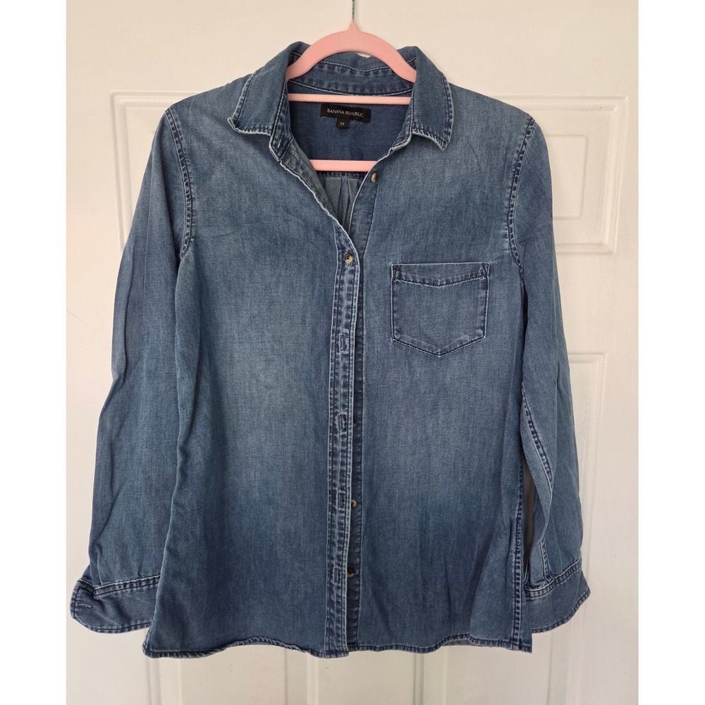 Banana Republic Womens Medium Wash Denim Button Down Shirt Size M